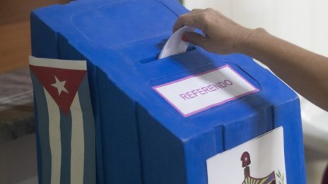Куба приема нов кодекс на "семейното право"