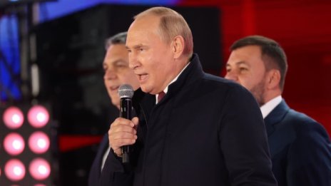 Подготвя ли се свалянето на Путин и ще свърши ли през зимата войната? 