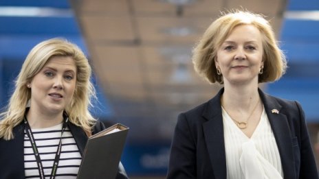 Лиз Тръс оттегли намаляването на данъците