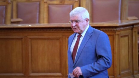 Кирил Ананиев: Бюджетният дефицит може да е по-малък от предвиденото