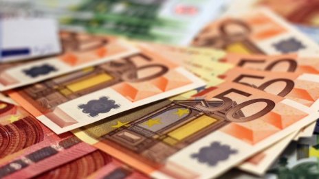 ЕС може да удържи 75 млрд. евросредства на Полша