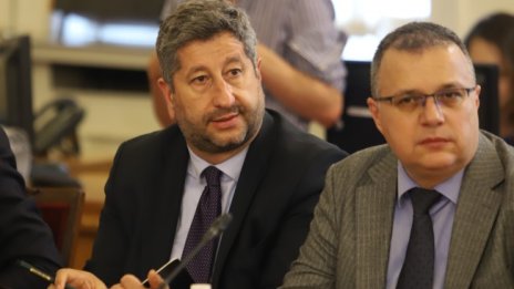 Михалев: Не е важно предсeдател да е възрастният, а трезвеният