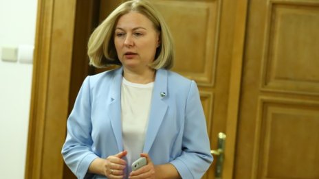 Йорданова: Няма опасност България да бъде въвлечена във война