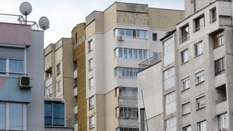 Брокер: Има спад на сделките в София