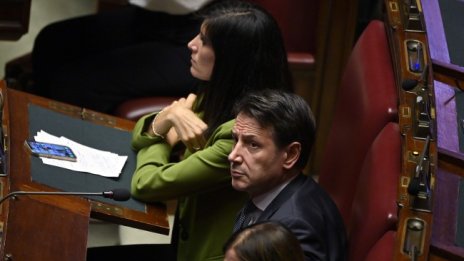 Разрешиха кърменето в италианския парламент