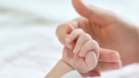 Българката ражда на 27 години, най-много бебета в София и Сливен 