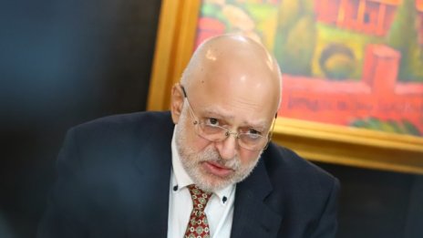 Минеков ядосан на случващото се в Народния театър: Безобразие!