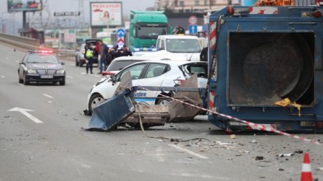Трима са ранените при верижната катастрофа на Околовръстното