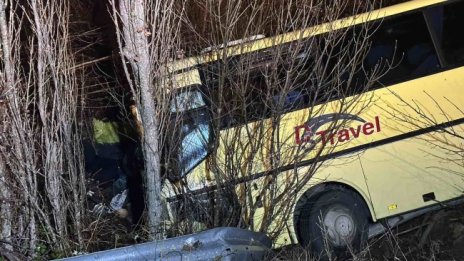 След тежката катастрофа с автобус спешните екипи са реагирали адекватно
