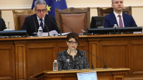 Атанасова: Кабинетът "Габровски" може да е единствената възможност за кабинет