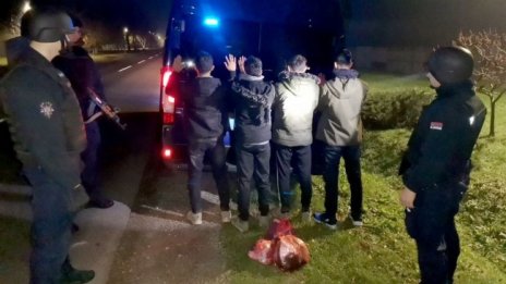 Разбиха група за трафик на мигранти през България