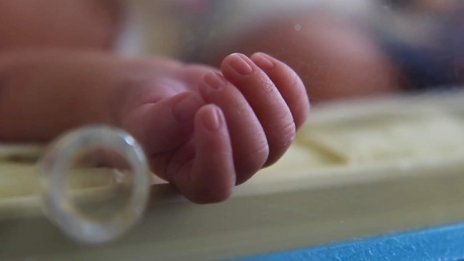 Съдебен процес при разменените бебета може да е дълъг