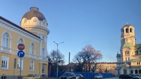 Слънчево и топло ще е днес, температурите до 15°