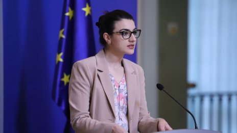 Песента за Лена Бориславова: Дори да спазваш правилата, пак не си защитен