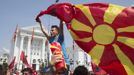 Албанските партии готови да подкрепят промените за българите в РСМ