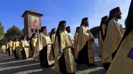 Какви са заплатите на свещениците в Румъния?