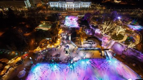 Австрия откри най-голямата ледена пързалка
