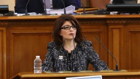 Атанасова: Политическата криза не може да се реши без ГЕРБ-СДС