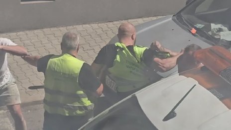 Повдигнаха обвинение срещу служителя на ЦГМ, атакувал двама души 
