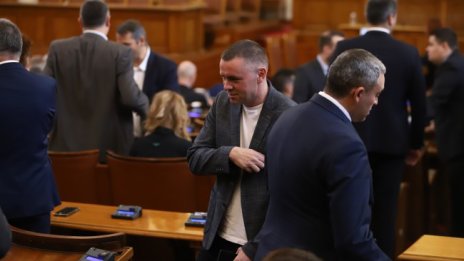 ДБ и ПП тръгват за София с Ицо Хазарта напред