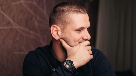 Симон Милков без допуск до НС, беше изведен от фоайето пред пленарната зала