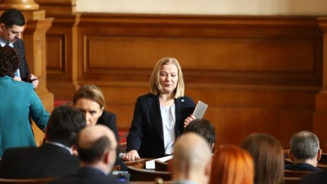 Йорданова: Реформата трябва да доведе до независим съд
