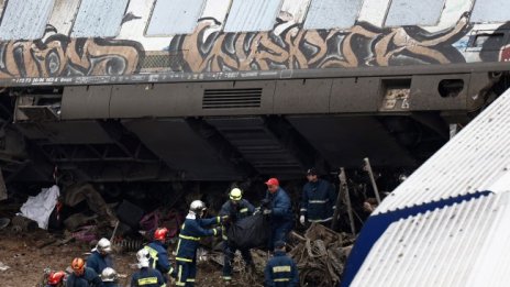 Катастрофата в Гърция: Двата влака се движили един срещу друг 10-12 минути