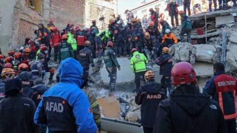7 милиарда евро за пострадалите от земетресенията в Турция и Сирия