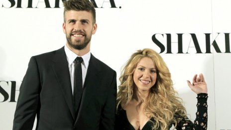 Разбра се защо Шакира е сложила вещица на балкона си