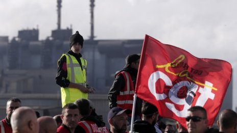 Два милиона души протестираха във Франция