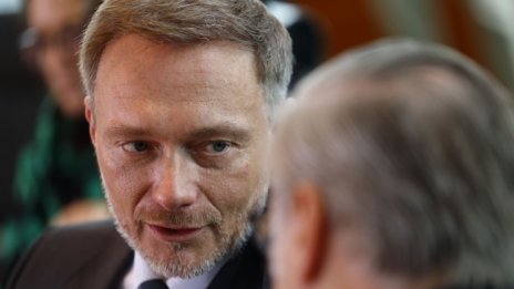Германия настоява за намаляване на дълга на държавите