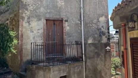 Къща в едно от "най-красивите места на Италия", се продава за... 5000 евро