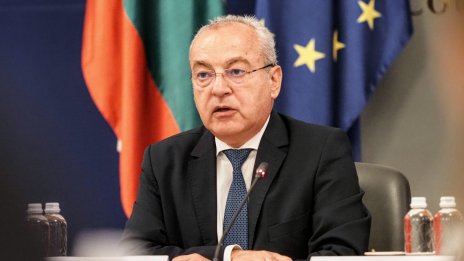 Донев: Линията на бедност за 2027 г. е 443 евро