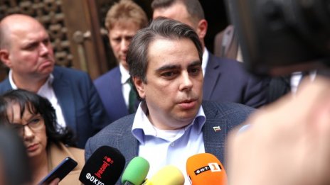 Василев: Седим и чакаме ГЕРБ