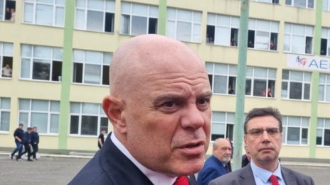 Гешев: Трябва да зададем сериозни въпроси