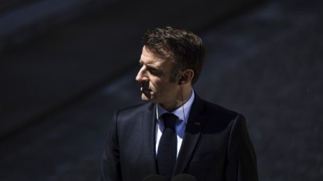 Макрон: Франция е изправена пред "децивилизация"