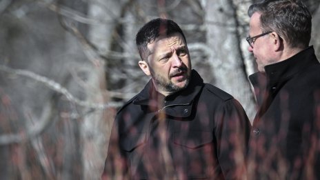  Зеленски изпитва трудност да спазва протокола, говори директно