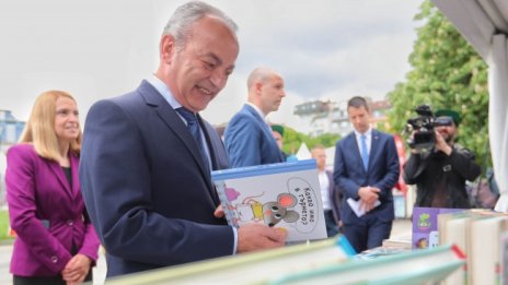 Гълъб Донев: Криле ми дават книгите