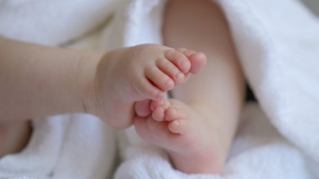Бебе почина в гореща кола, родителите му били на църква