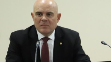 13 гласа вече стигат за освобождаване на Гешев