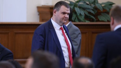 Карадайъ и Пеевски дадоха "За" на кабинета "Денков-Габриел"