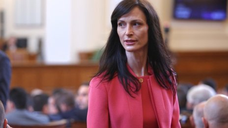 Мария Габриел: Ставаме свидетели на игра на психоатаки и компромати