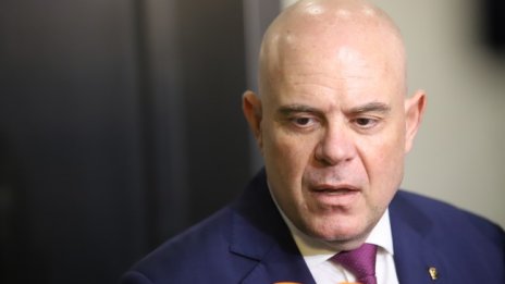 Президенството разглежда искането за освобождаване на Гешев 