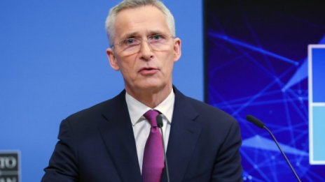 Столтенберг: Русия инвестира огромни средства в ядрени оръжия