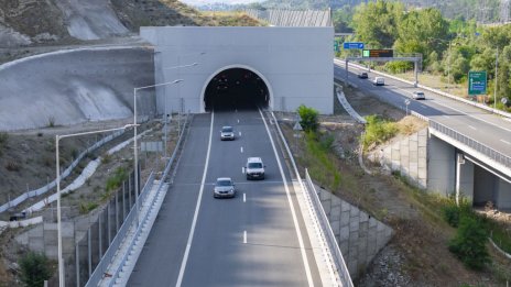 Затварят тунелите "Благоевград" и "Железница" на АМ "Струма" за 5 часа утре