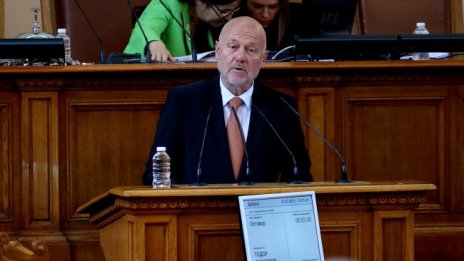 Тагарев: България предоставя помощ за Украйна в рамките на съюзите, които ние членува