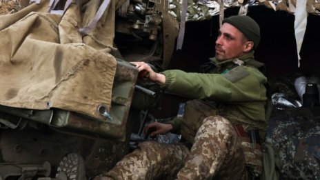 ФСБ залови ЛГБТ активист в подозрение за подпомагане на украинската армия