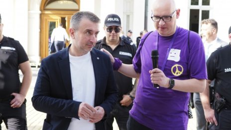 Вълчев: Зад Росенец прозират корпоративни интереси