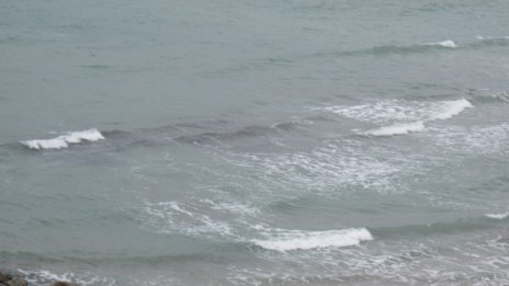 Силни ветрове: Младеж е загинал в бурното море край Черна гора