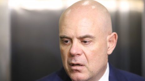 Гешев: Официално ще могат да ни управляват хора с двойно гражданство